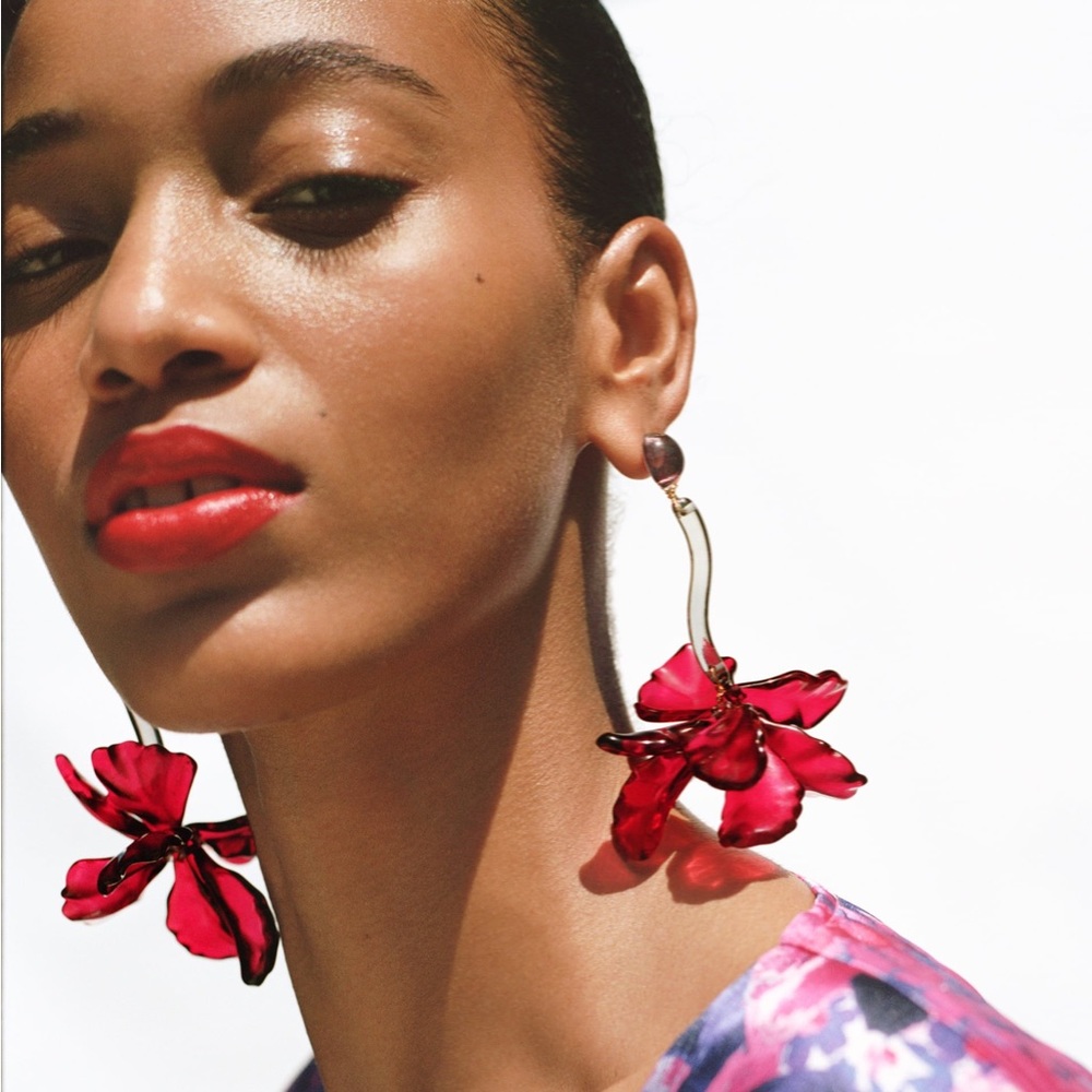 Sold out Zara RESIN FLOWER EARRINGS